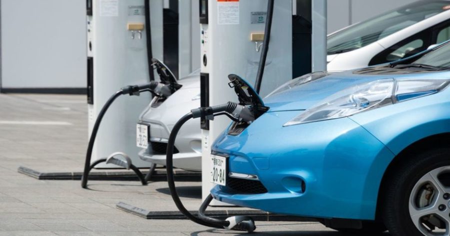 Superare le sfide con fiducia: Auto elettriche e mezzi commerciali alla conquista della mobilità sostenibile