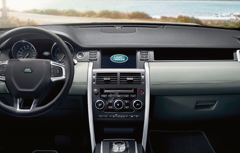 Land Rover Discovery Sport a noleggio