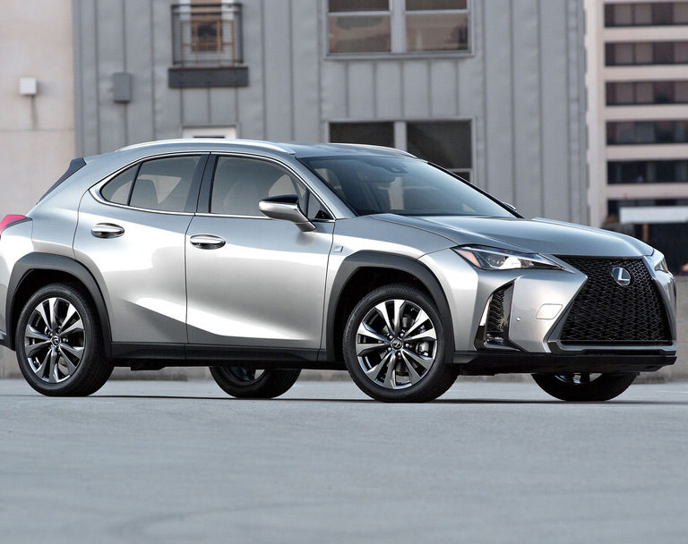 LEXUS UX NOLEGGIO
