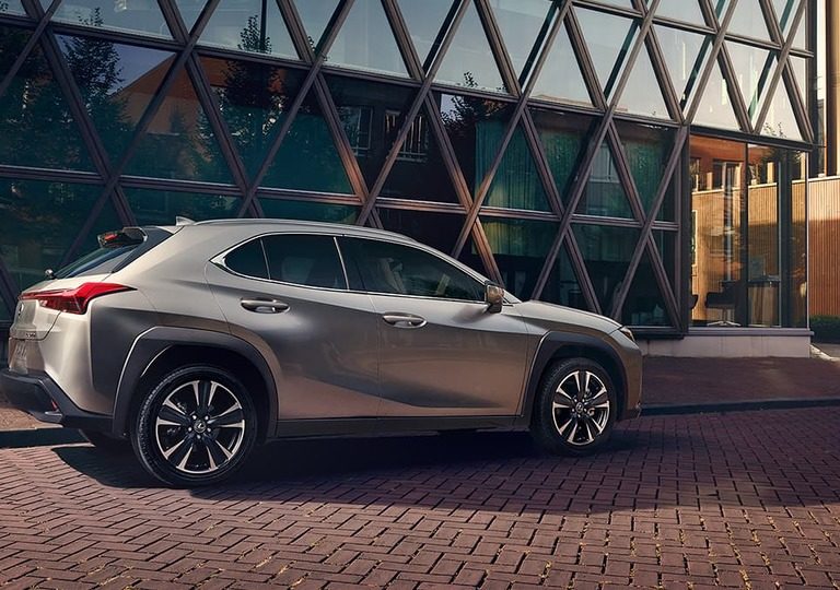 LEXUS UX NOLEGGIO