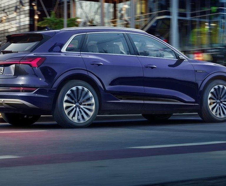 Audi e-tron 50 quattro 313cv a noleggio