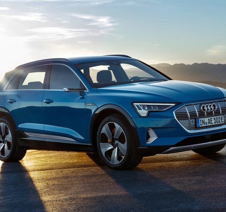 Audi e-tron 50 quattro 313cv a noleggio