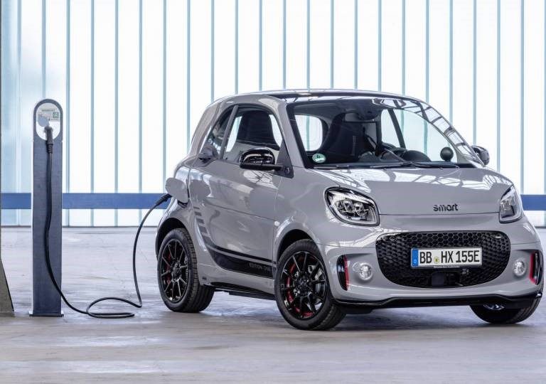 Smart fortwo EQ Passion a noleggio