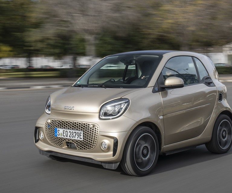 Smart fortwo EQ Passion a noleggio