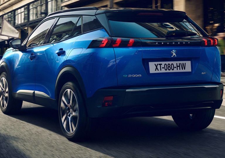 PEUGEOT 2008 E 100kw ActivePack (Elettrico) a noleggio