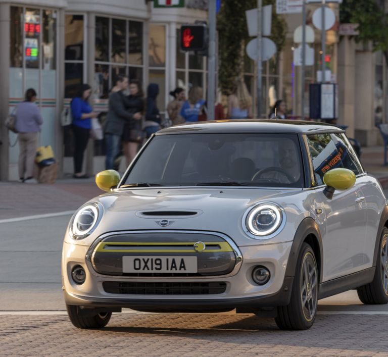 MINI MINI Cooper Se S (Elettrico) a noleggio