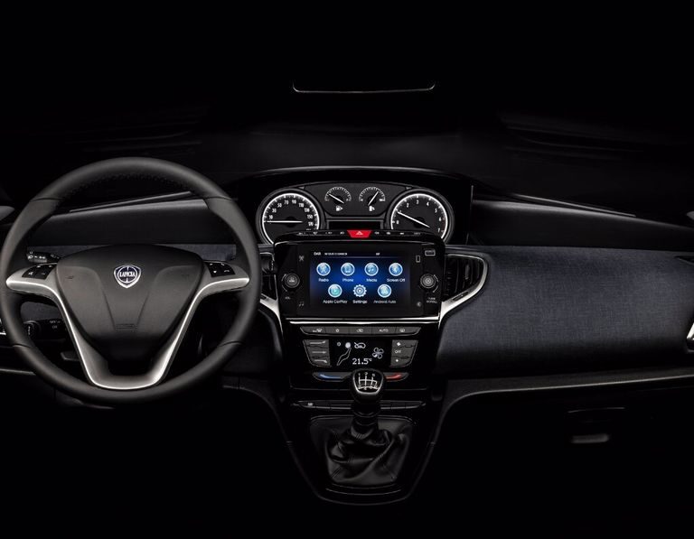 LANCIA Ypsilon 2021 A NOLEGGIO