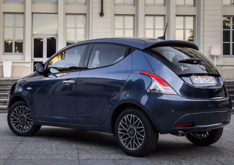 LANCIA Ypsilon 2021 A NOLEGGIO
