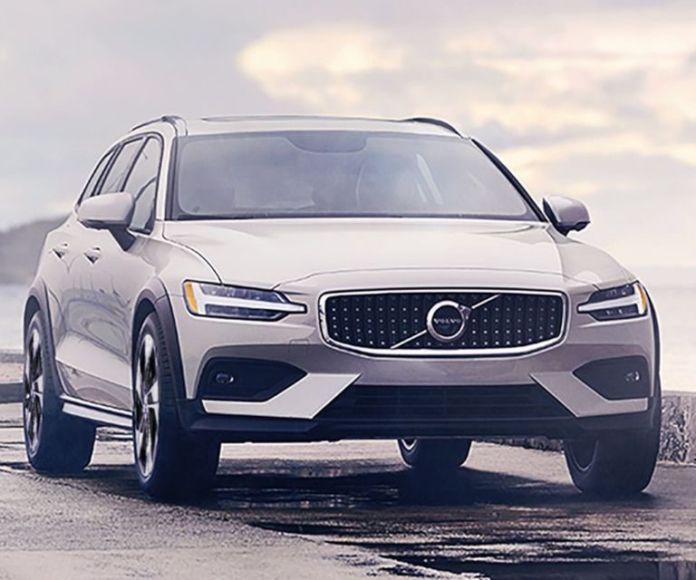 VOLVO V60 CROSS COUNTRY B4 AWD GEARTRONIC BUSINESS PRO a noleggio